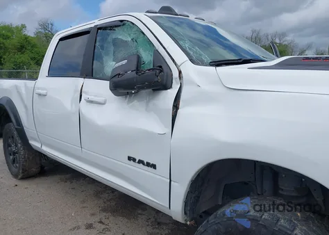 2024 Ram 2500 Laramie 4X4 6'4 Box z USA, uszkodzony, nr VIN 3C6UR5FJ4RG190342